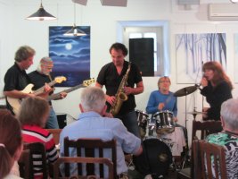 Blues Frühschoppen im Glasperlenspiel (2).jpg